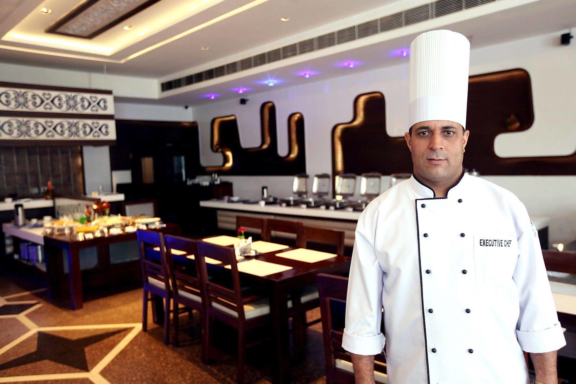 Hotel K C Cross Road Panchkula Exterior foto