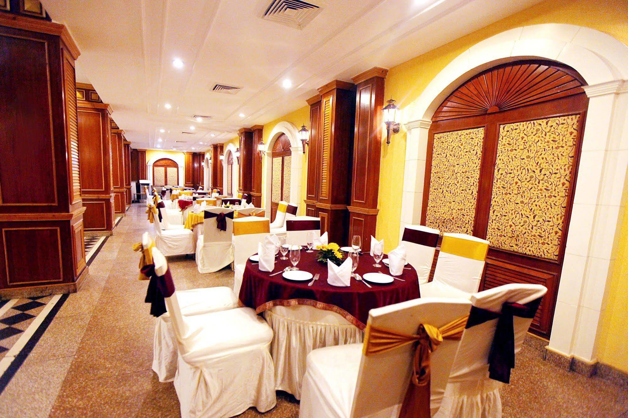 Hotel K C Cross Road Panchkula Exterior foto